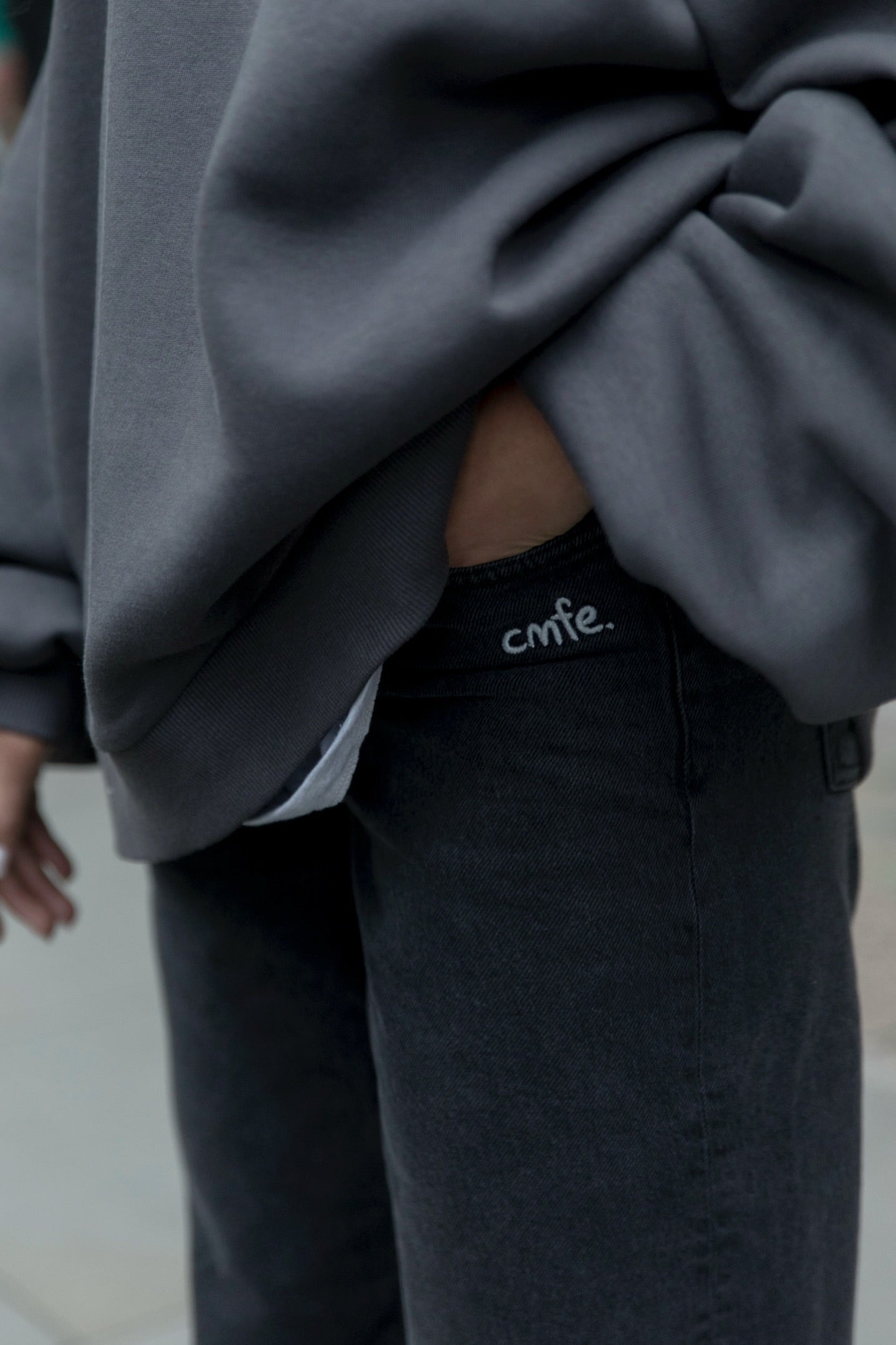 cmfe. wide jeans - dark grey