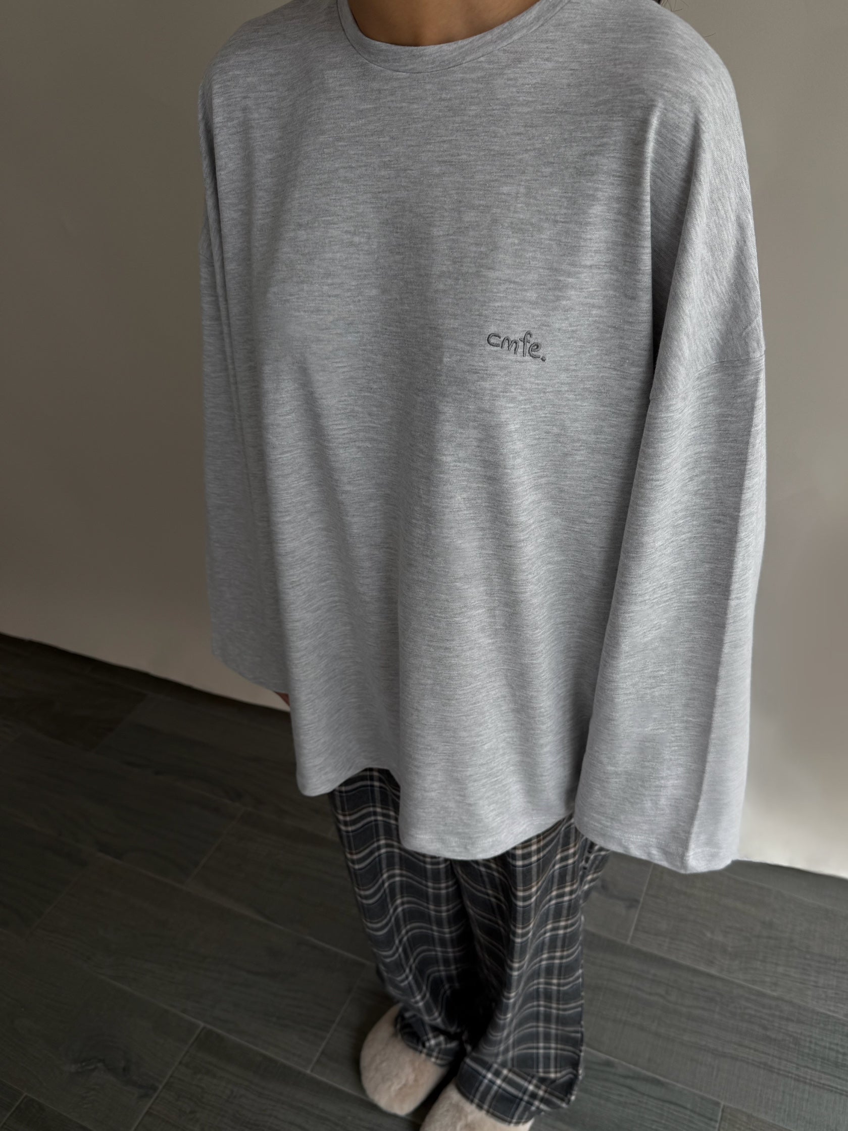 cmfe. oversized t-shirt with sleeves - light grey