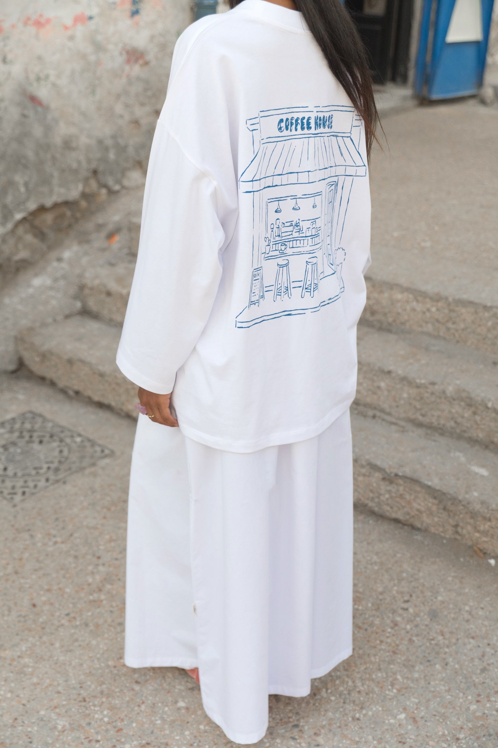 cmfe. coffeehouse oversized t-shirt - white