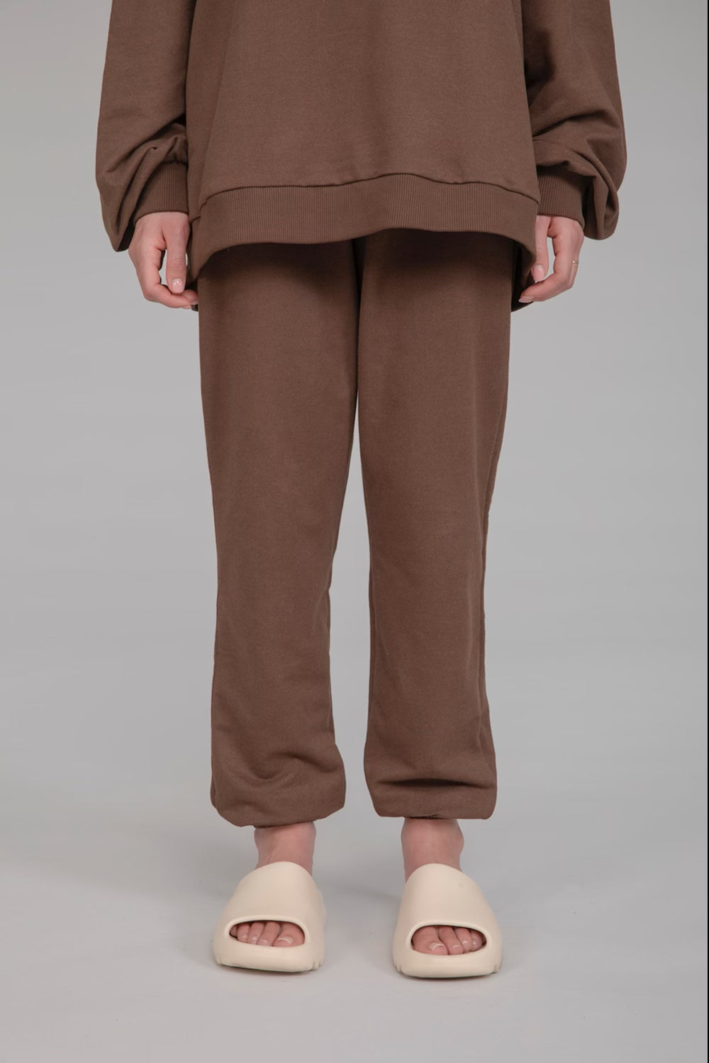 COMFEE. lightweight joggers - dark brown