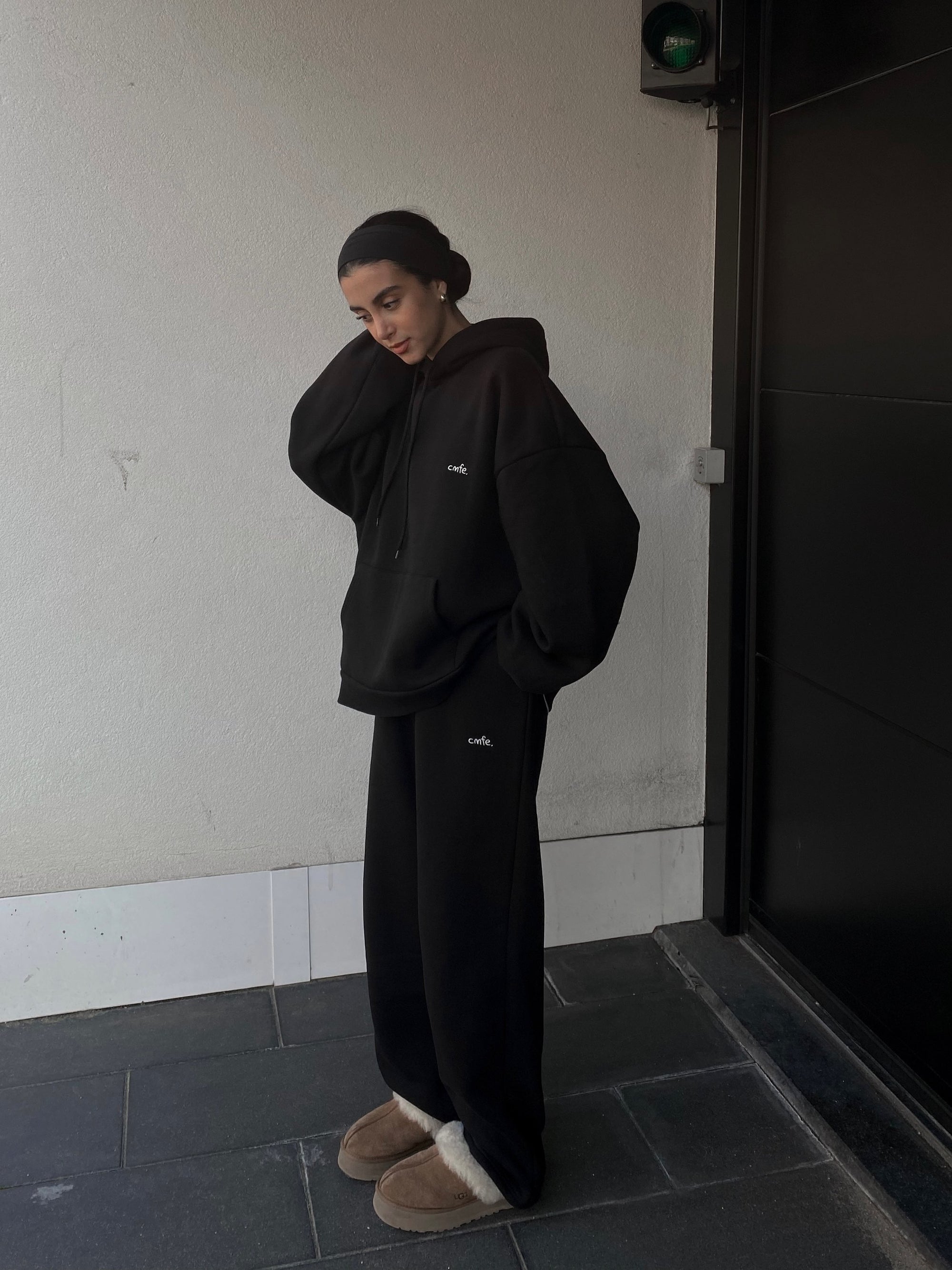 cmfe. straight leg joggers - black