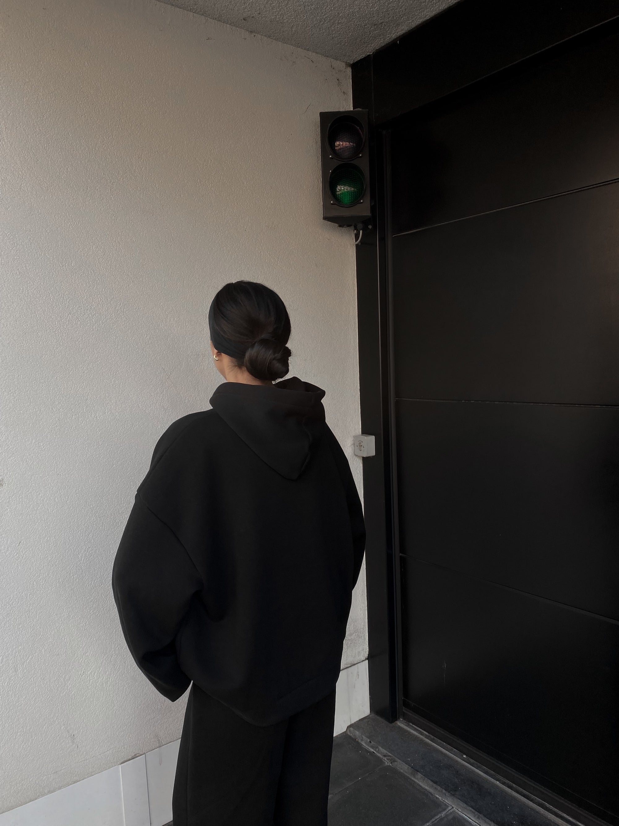 cmfe. hoodie - black