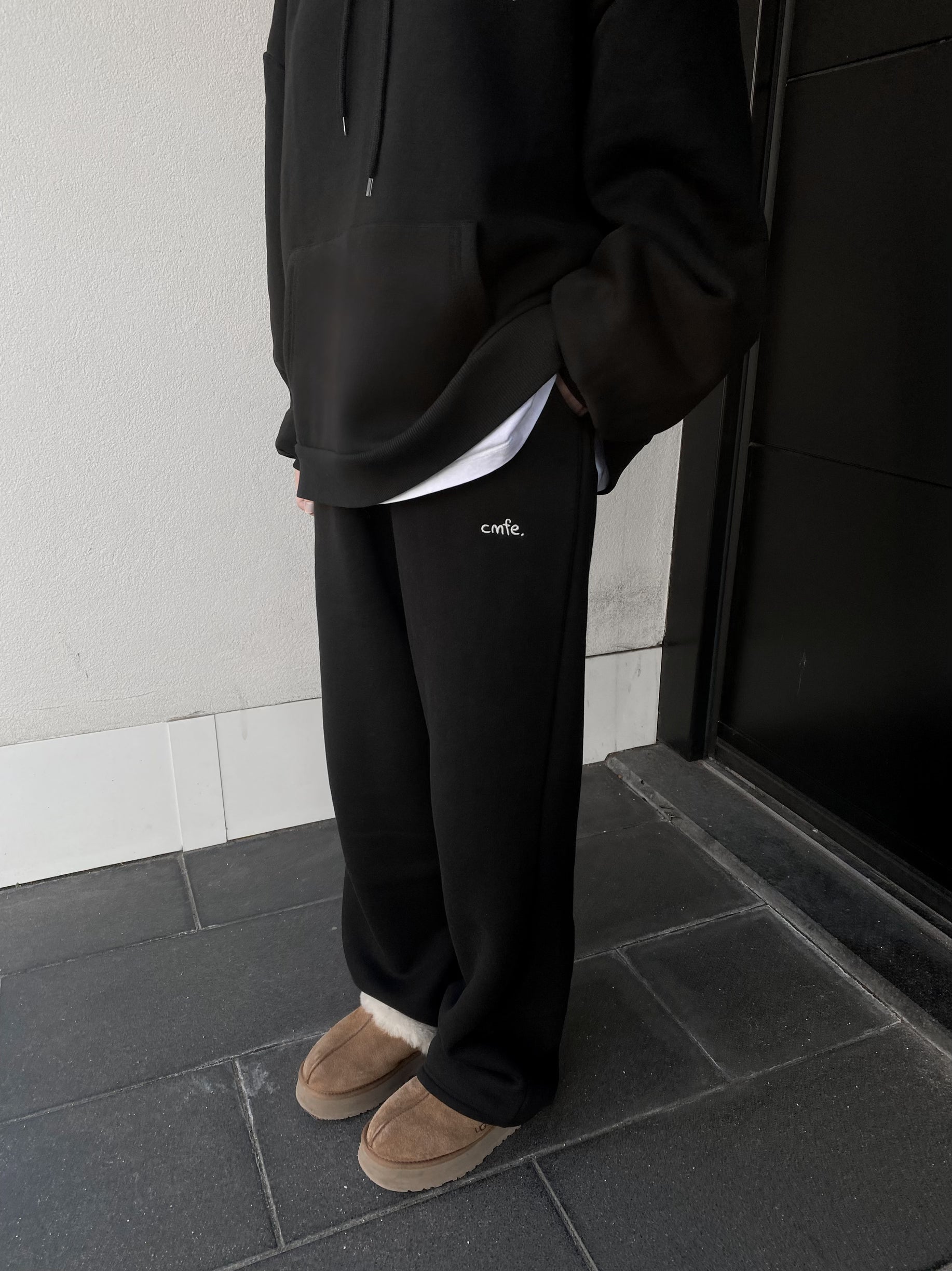 cmfe. straight leg joggers - black