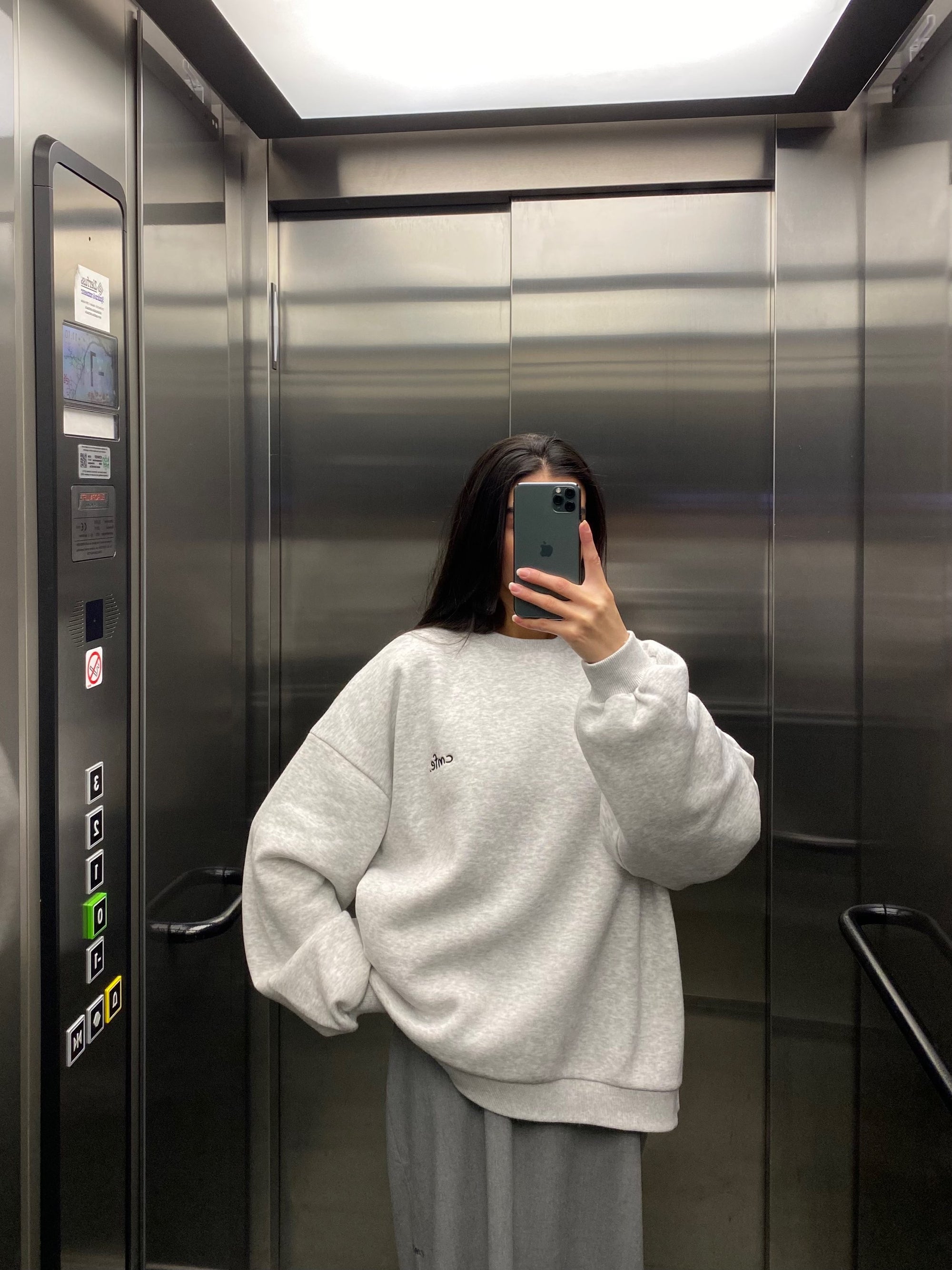 cmfe. sweatshirt - light grey