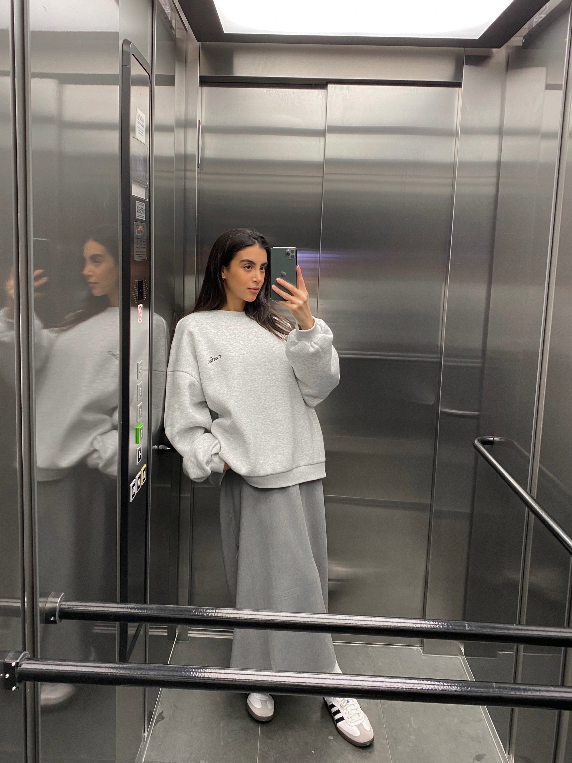 cmfe. sweatshirt - light grey