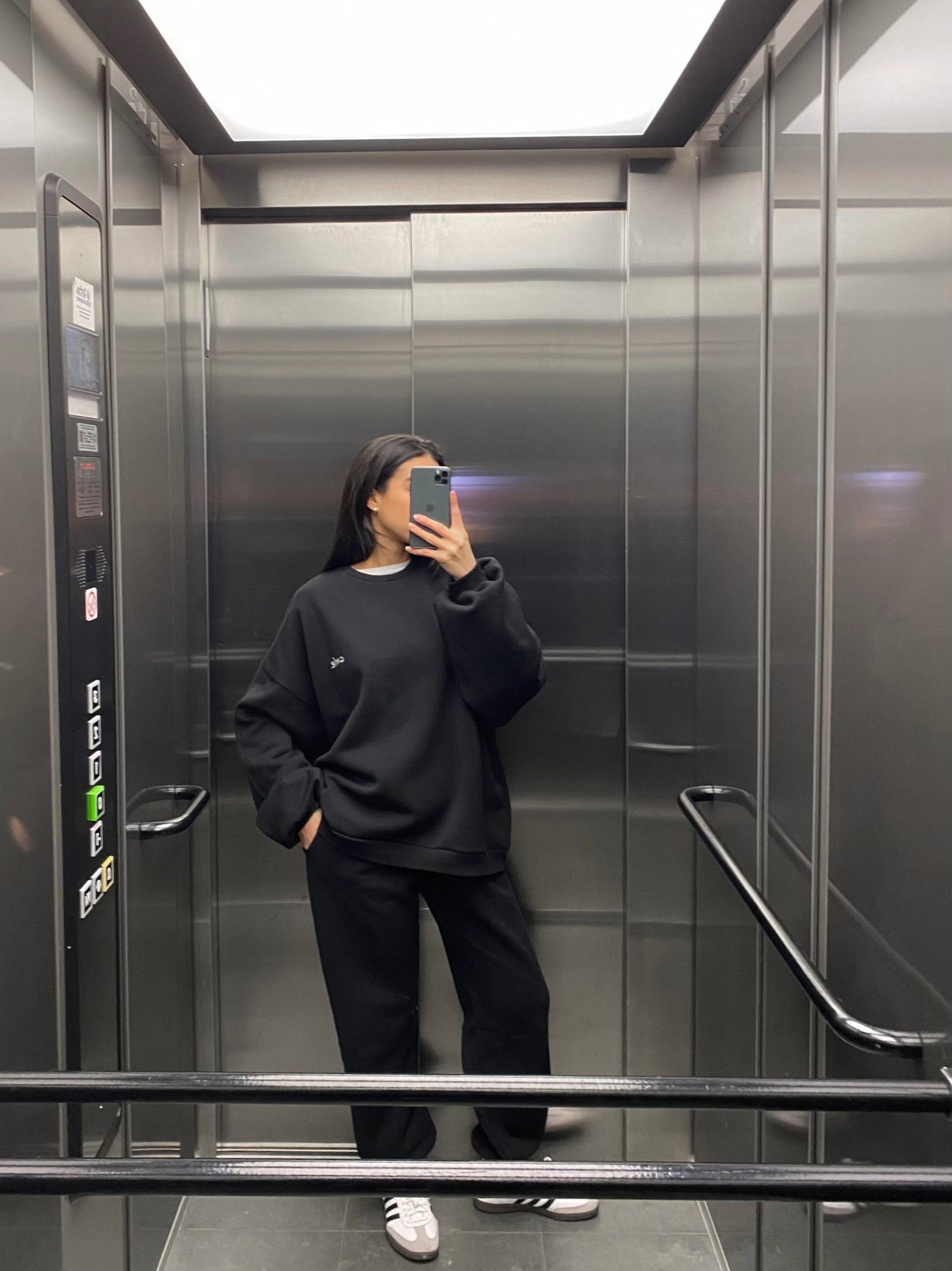 cmfe. sweatshirt - black