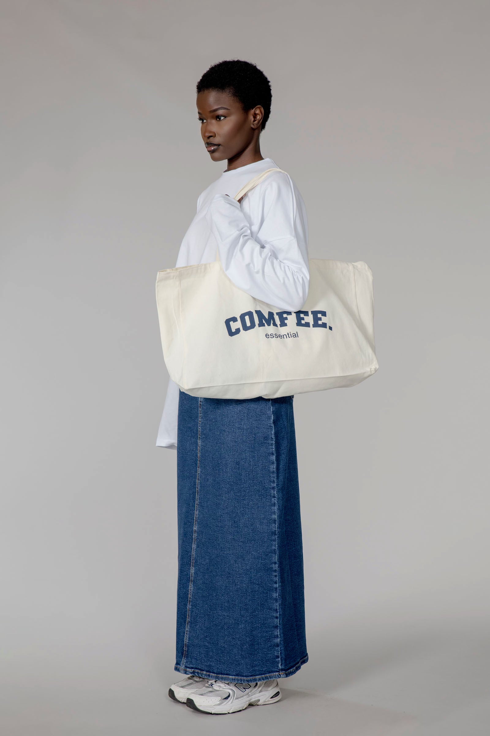 COMFEE. essential tote bag