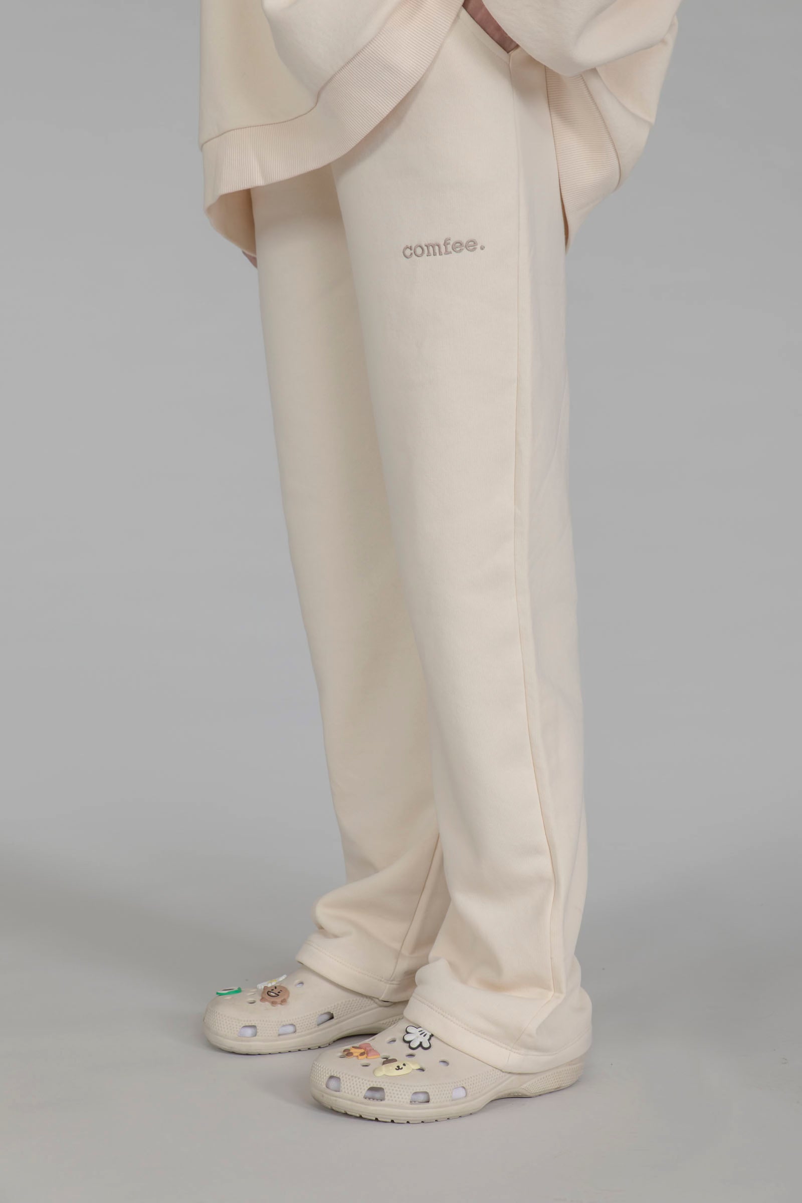 COMFEE. straight leg joggers - candle cream