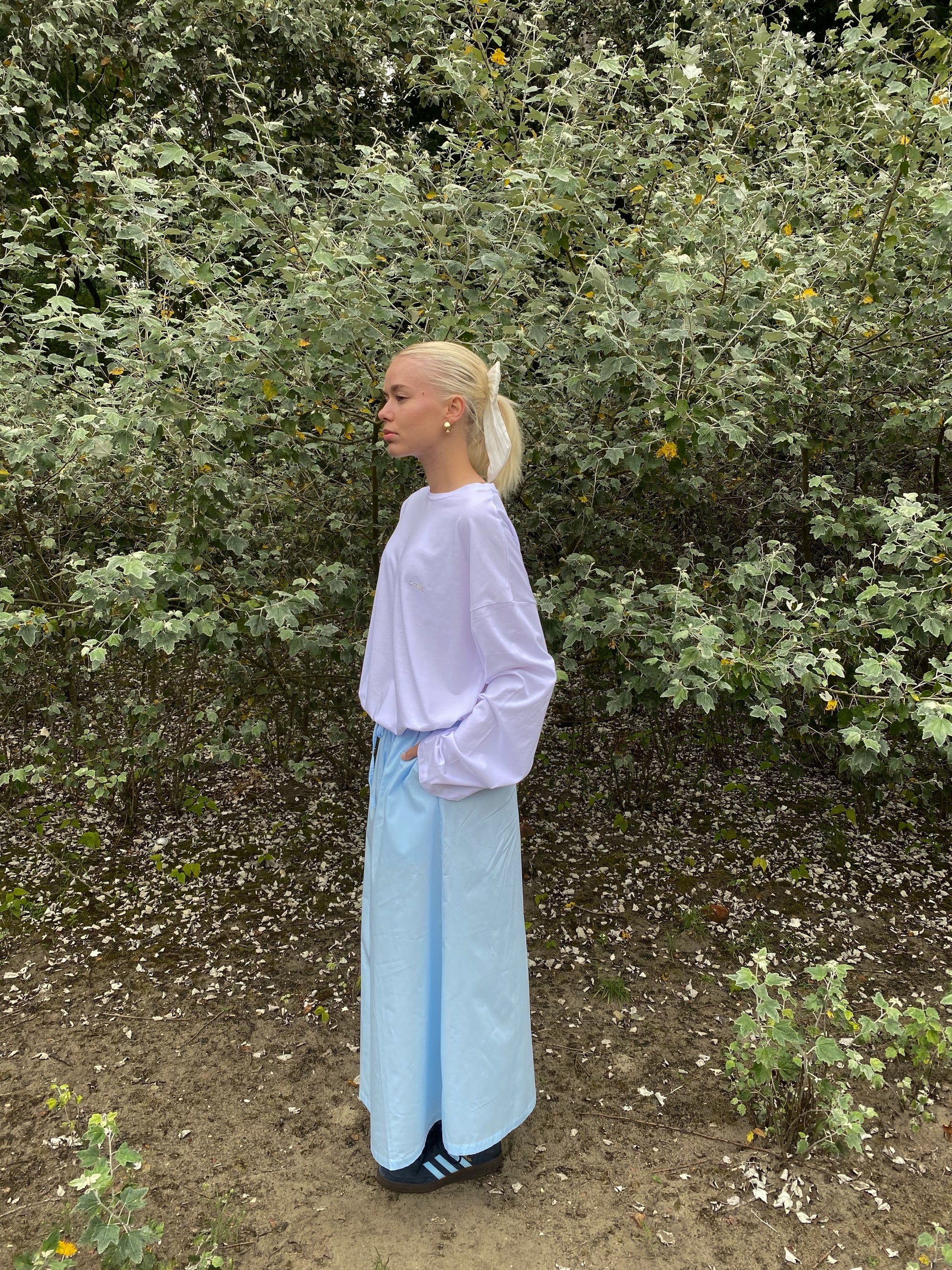 cmfe. cotton poplin skirt - light blue