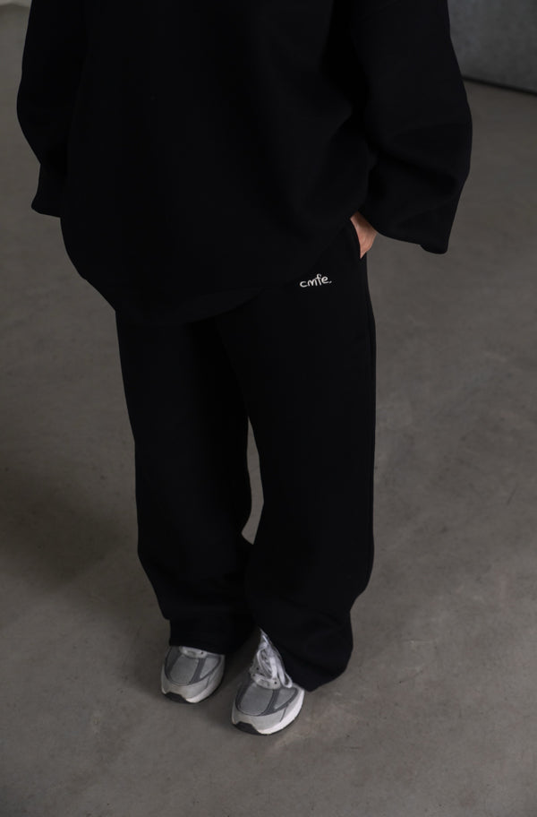 cmfe. straight leg joggers - black